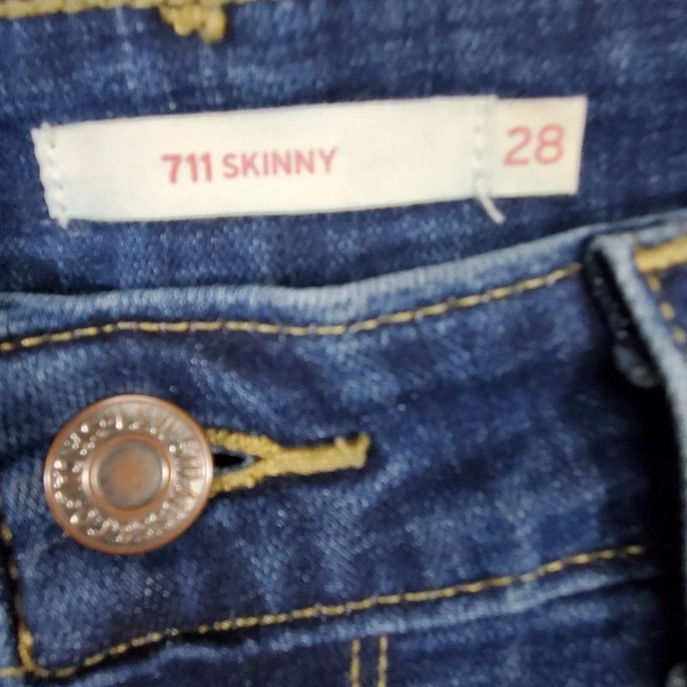 Levi 711 Skinny Jeans Womens Size 28 Blue Distressed